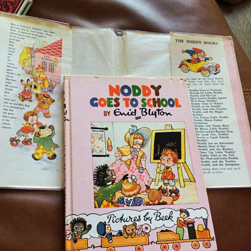 Noddy goes - to, school